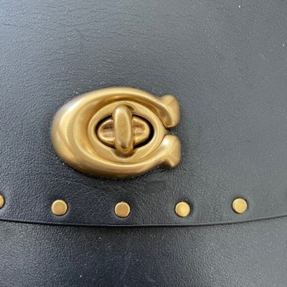 Coach - Picture 9 of 14